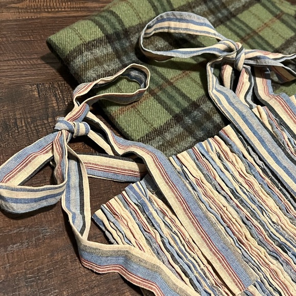 Linen Rouched Tie Tank Top - Picture 3 of 6